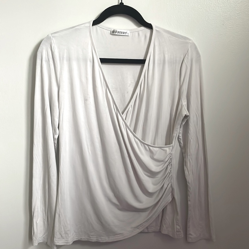 White long sleeve scoop neckline